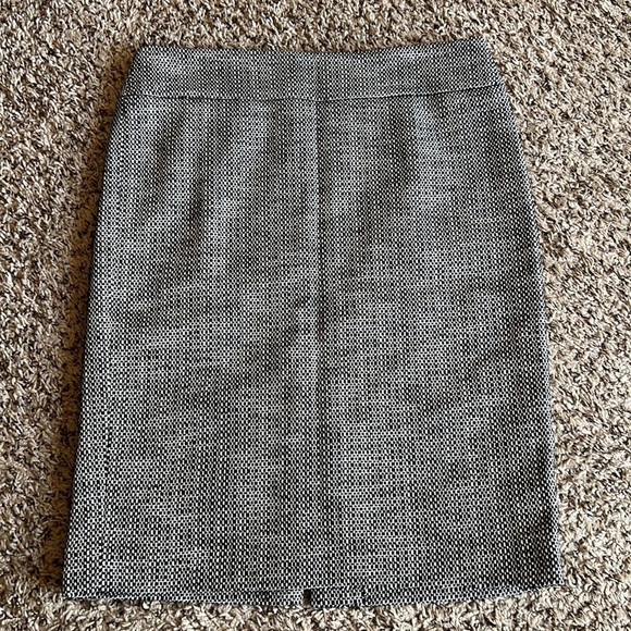 Ann Taylor Loft Black & White Pencil Skirt Size 8 - Picture 7 of 11